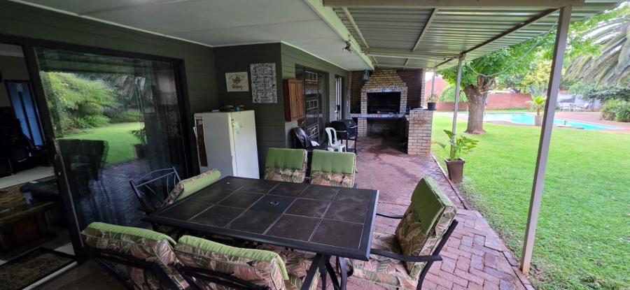 3 Bedroom Property for Sale in Flamwood North West